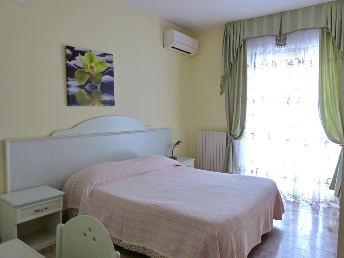 Le Mimose Bed and Breakfast Pescara Eksteriør billede